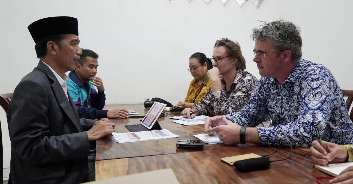 Fairfax reporters James Massola and Amilia Rosa interview President Jokowi with the <i>Australian Financial Review</i>'s Angus Grigg. Photo: Jefri Tarigan