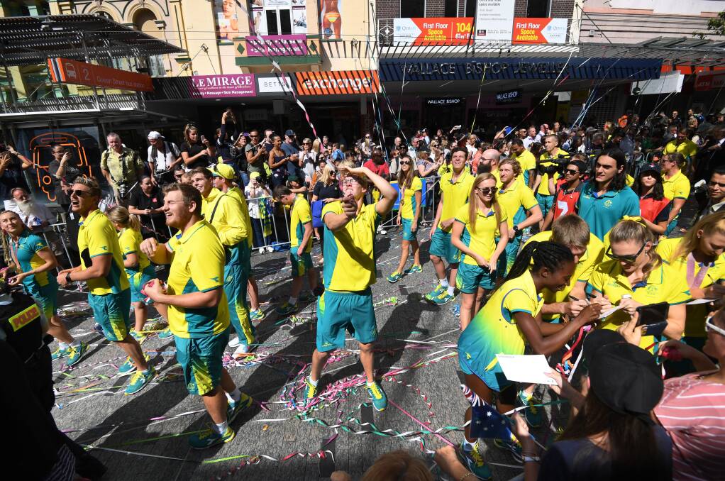 Brisbane turned up in force to congratulate Australia's successful Commonwealth Games athletes. Photo: Den Peled/AAP