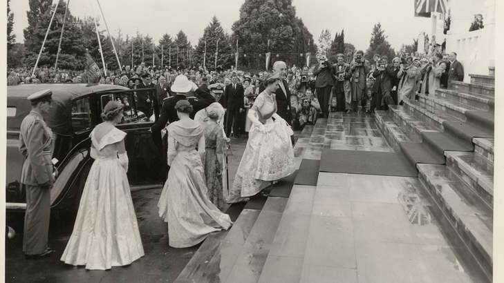 The Queen enters Parliament during the 1954 Royal Tour. Photo: National Library of Australia