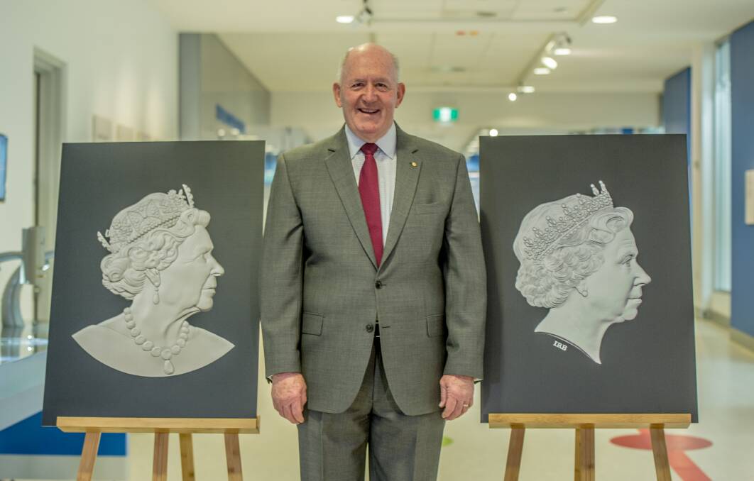 Governor-General Sir Peter Cosgrove with the old and new effigy of the Queen. The new portrait, left,  was unveiled in Canberra on Monday.  Photo: Karleen Minney