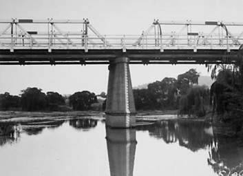 Commonwealth Avenue Bridge over the Molonglo River circa 1929. Photo: he Mildenhall Collection, Nation
