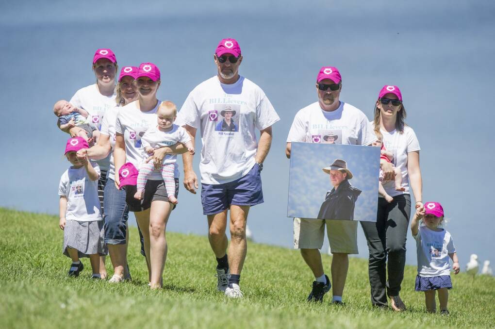 Leah Spencer, 5, William Garner, 6 weeks, Krystal Garner, Linda Spencer, Carly Finley, Grace Finley, 8 months, Peter Spencer, Simon Spencer holding a picture of his brother Bill, Hayley Spencer, Ella Spencer, 2, and Alyce Spencer, 3 months will be walking in the 10th anniversary of Gift of Life's DonateLife Walk. Photo: Jay Cronan