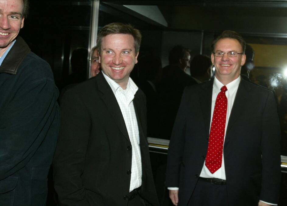 Simon Banks, left, with then opposition leader Mark Latham in 2004. Photo: Peter Morris
