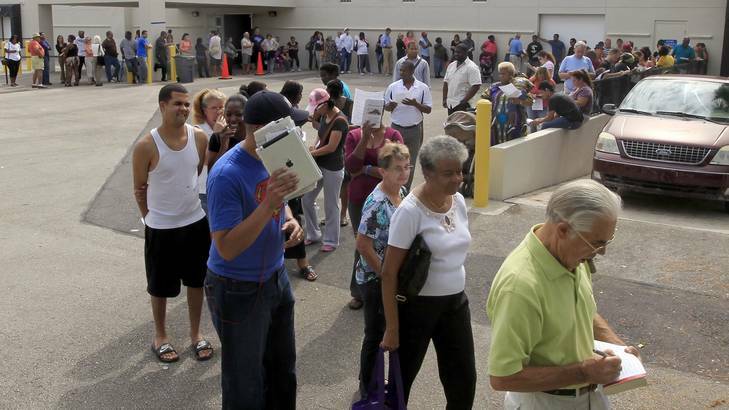 Long lines of voters are shown at the Supervisor of Elections office in West Palm Beach, Florida. Photo: Joe Skipper/REUTERS