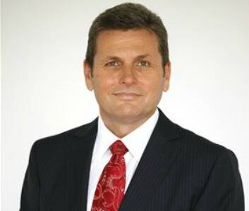 7.30 political editor Chris Uhlmann is leaving the show to work on a documentary about the Labor Party during the Rudd-Gillard years.