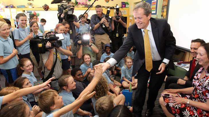 Opposition Leader Bill Shorten meets with students from Ainslie Primary School in Canberra on Thursday. Photo: Alex Ellinghausen