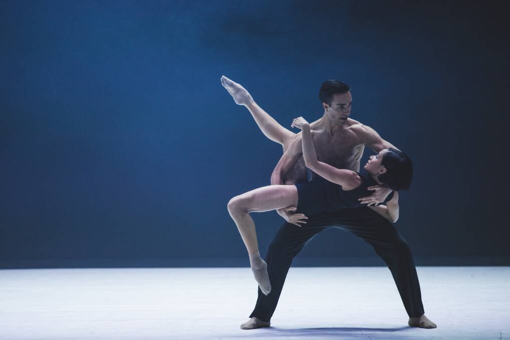 Charmene Yap and Davide Di Giovanni in Sydney Dance Company’s <i>ab [intra]</i> at Canberra Theatre. Photo: Jamila Toderas
