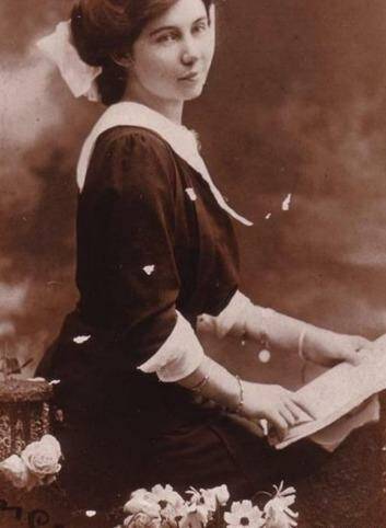 Edna Leer circa 1918.  Photo: National Film and Sound Archive.