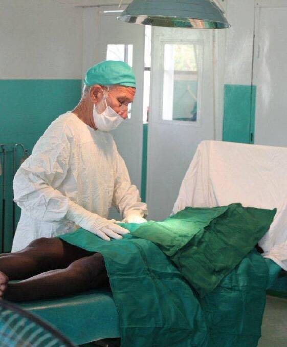 Dr Ken Elliott in his Dijbo surgery. Photo: Centre Medico-Chirurgicale de Djibo