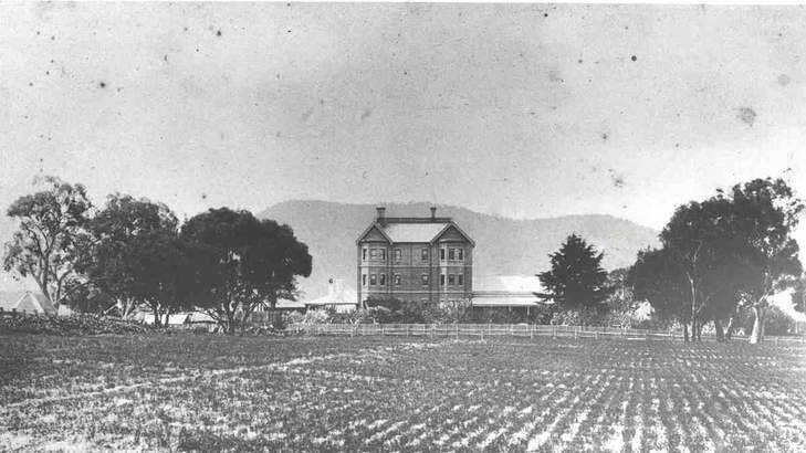 Picture of Fred Campbell's mansion 1891.