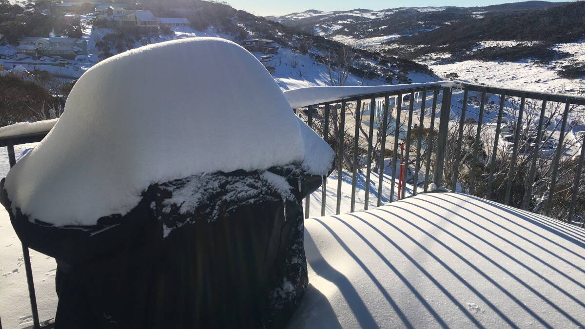 Overnight snow on the deck of the lodge. Photo: Tim the Yowie Man