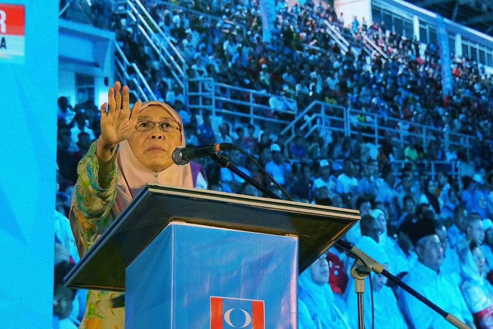 Seri Wan Azizah, the Malaysian opposition leader on stage at Pakatan Harapan campaign rally in Selangor Malaysia, on Monday. Photo: Amilia Rosa