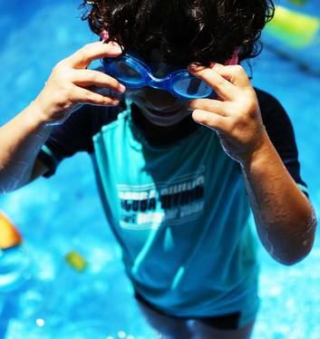 Basic skills ... The Royal Life Saving Society will urge the ACT government to make swimming education mandatory in all primary schools. Photo: Peter Braig