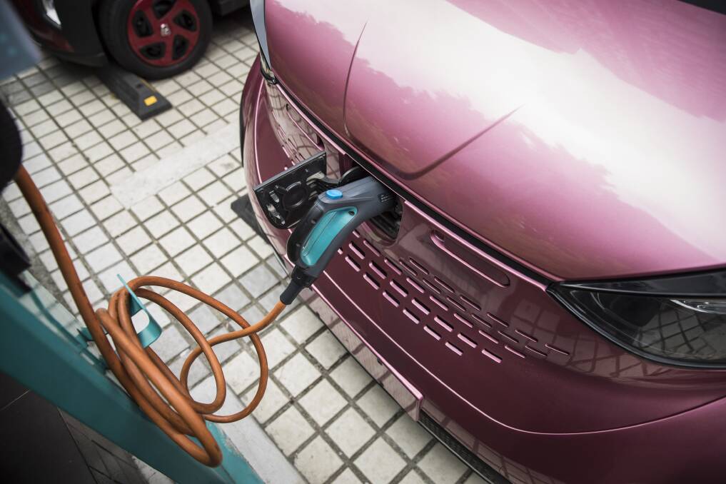 There will be more electric chargers installed in Queensland, under a $2.5 million plan to be announced in the state budget. Photo: Qilai Shen/ Bloomberg