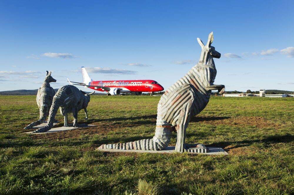 New Zealand artist Jeff Thomson's <i>Roos</i> at Canberra Airport.