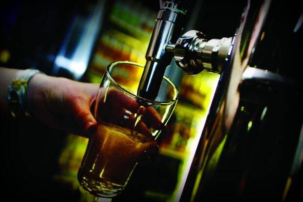 Most Canberrans want the sale of alcohol in pubs, bars and clubs to end at 3am, a new poll shows.  Photo: Andrew Quilty