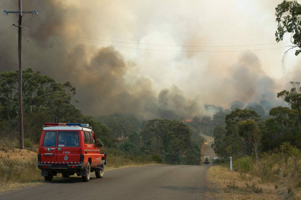 Fast moving bush fire at Widgiewa Rd on Captains Flat Road near Queanbeyan. Photo: Jay Cronan