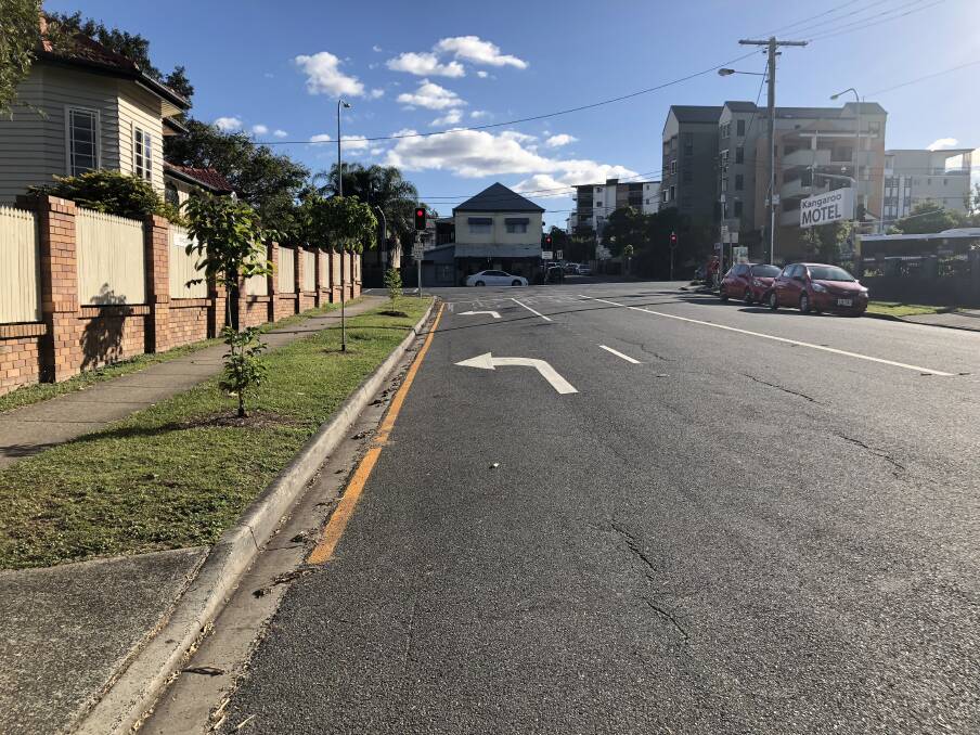Bell Street at Kangaroo Point with the yellow line and dedicated turn line was installed between February 20 and 25. Photo: Ruth McCosker
