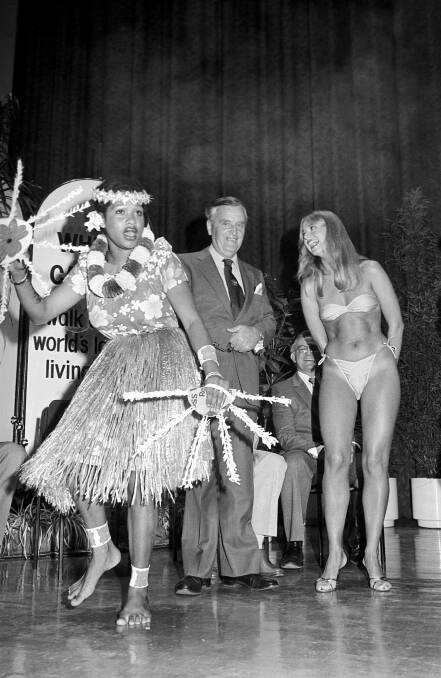 Bjelke-Petersen on stage in Melbourne at the launch of the Queensland Holiday Fair in February 1981 Photo: Staff photographer