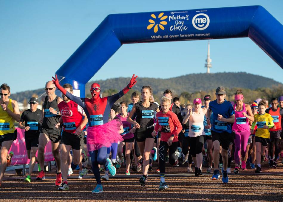 Participants in Canberra's 2018 Mothers Day Classic Photo: Bradley Cummings
