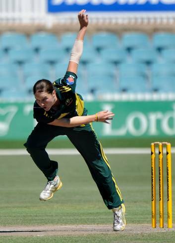 Southern Stars bowler Rene Farrell will join the ACT Meteors. Photo: Richard Briggs