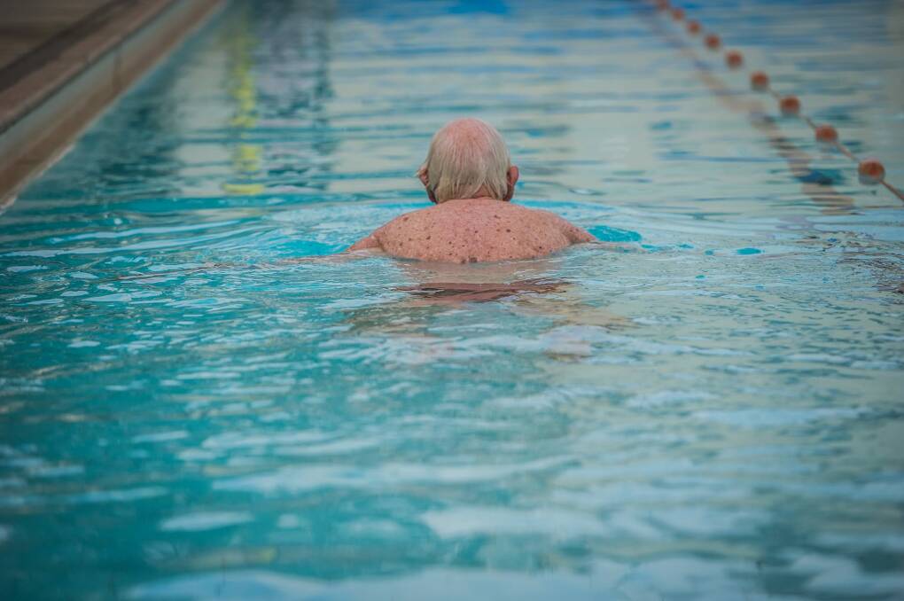 94 year old Mervyn (Merv) Knowles does his daily laps of The Manuka Public swimming pool, where he has swum since its opening in 1931. Photo: Karleen Minney