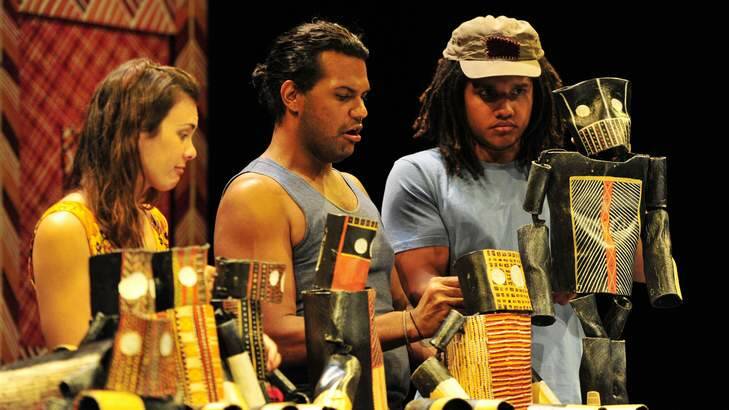 (l-r) Kylie Farmer, Jason De Santis, and Jaxon De Santis, performing Wulamanayuwai and the Seven Pamanui. Photo: Jay Cronan