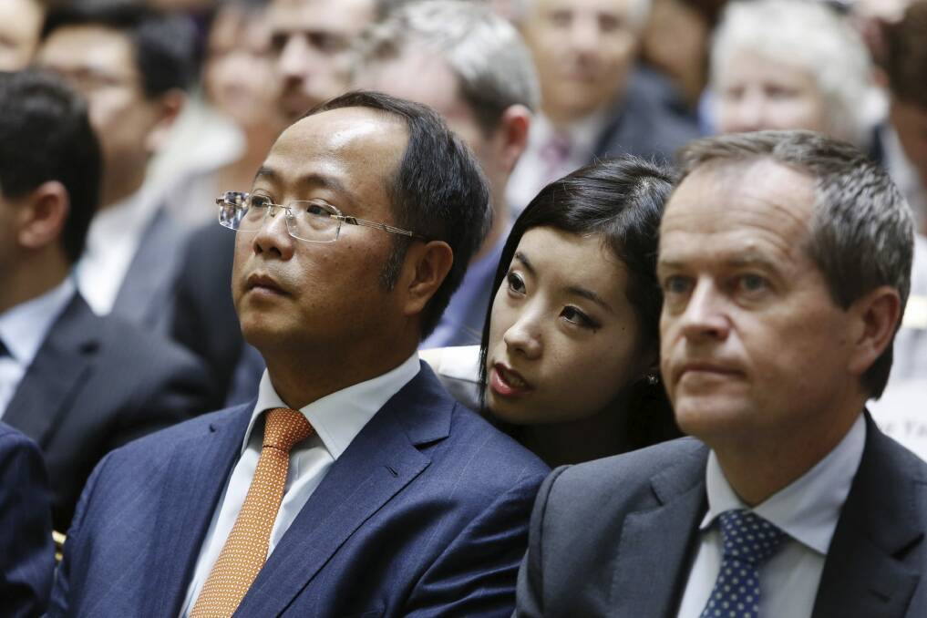 Huang Xiangmo with Opposition Leader Bill Shorten in 2013. Photo: James Brickwood