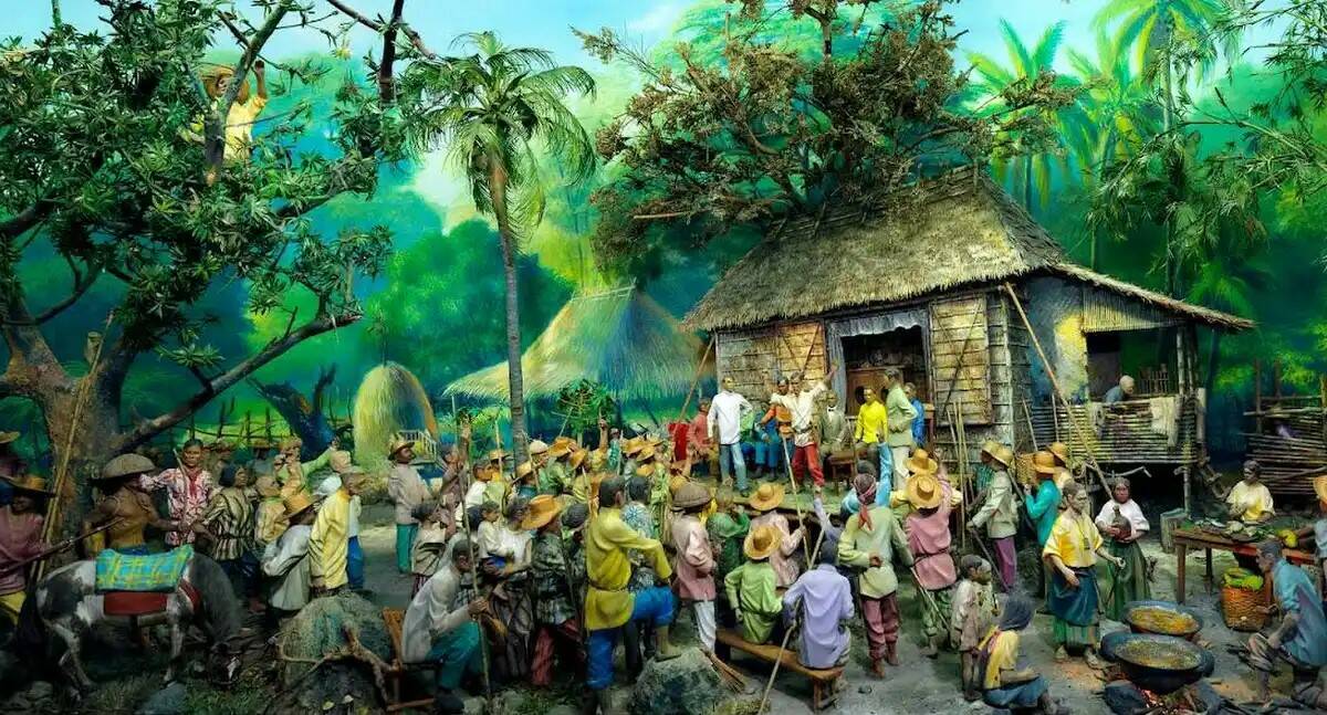 An Ayala diorama depicts the beginning of the revolution against Spain in Manila, 1896. Photo: Ayala Museum