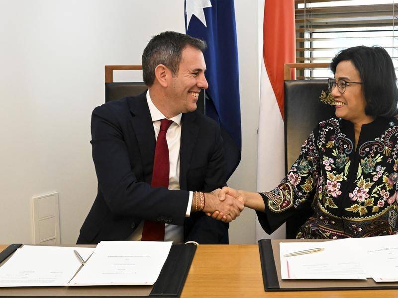 Australia and Indonesia have agreed to step up economic cooperation, in the face of global risks. (Lukas Coch/AAP PHOTOS)