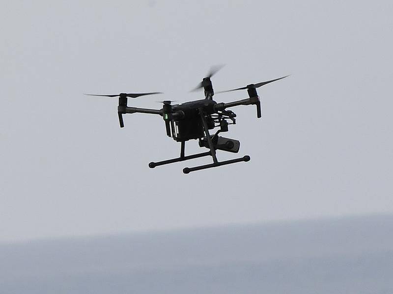 Australia's military is lagging in the drone technology arms race, a senior defence figure warns. (Dave Hunt/AAP PHOTOS)