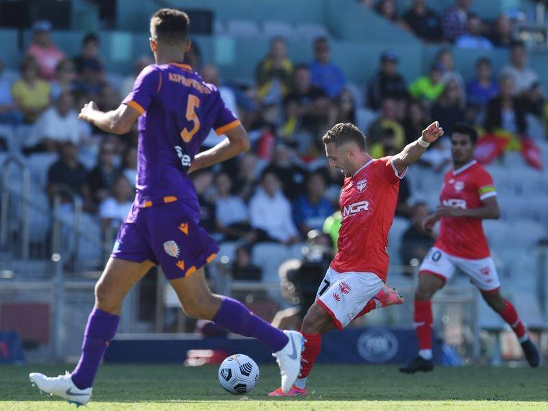 Wellington Phoenix have notched back-to-back A-League wins after a 3-0 victory over Perth Glory.