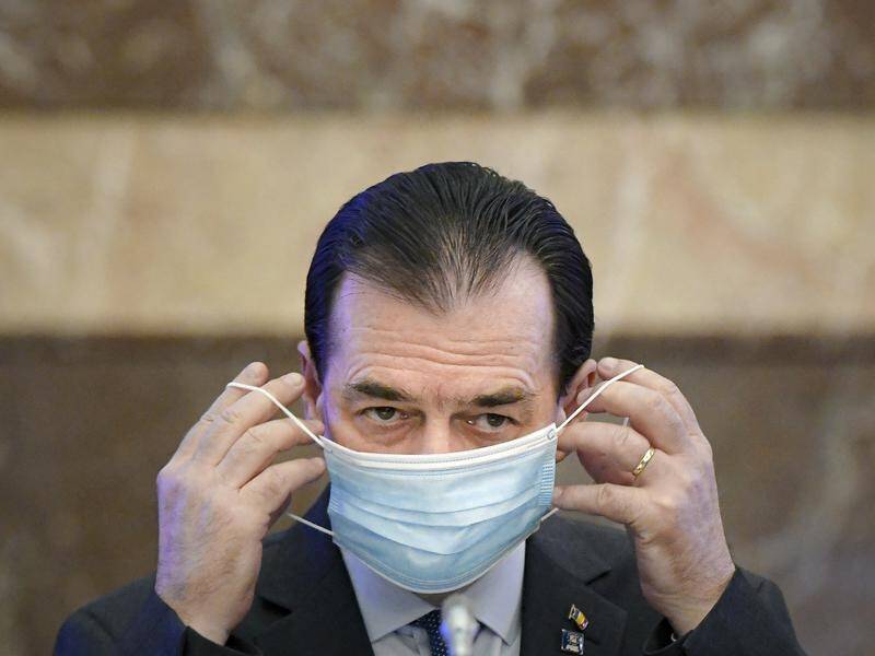 Romanian Prime Minister Ludovic Orban has admitted breaching rules by not wearing a face mask.