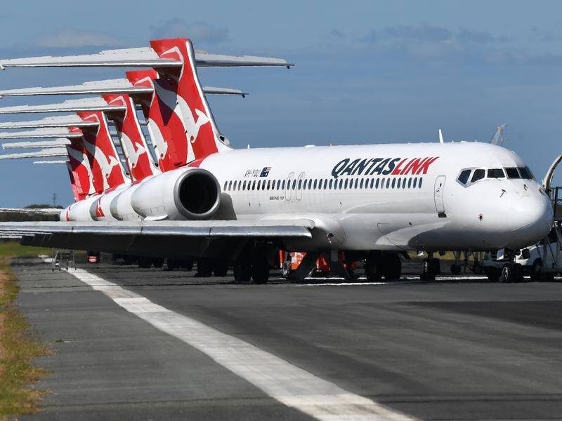 The federal government is extending its support for the aviation industry.