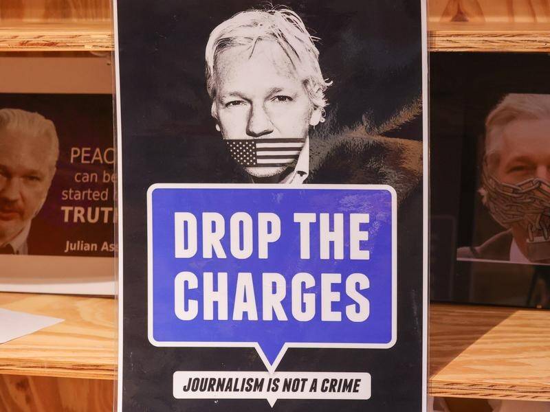 A delegation of Australian MPs says the US pursuit of Julian Assange has gone on too long. (EPA PHOTO)