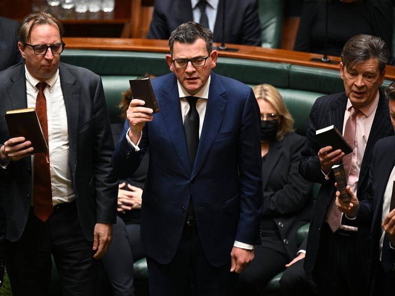 Victorian Premier Daniel Andrews, centre, and other state MPs swore allegiance to King Charles III. (James Ross/AAP PHOTOS)