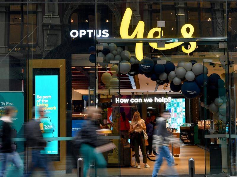 Optus has handed over data to Services Australia about the massive breach of its customer details. (Bianca De Marchi/AAP PHOTOS)