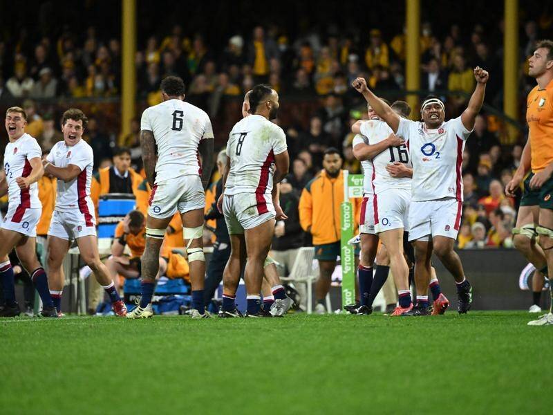 England have clinched the series against the Wallabies, winning the third Test 21-17 at the SCG.