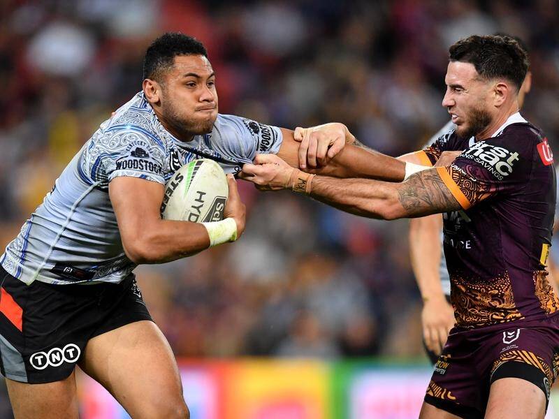 David Fusitu'a (l) is among Warriors players frustrated family can't come to Australia yet.