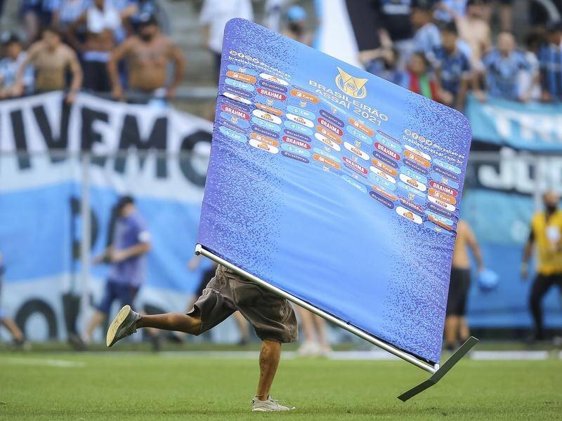 Gremio fans destroyed equipment after losing to Palmeiras in the Brazilian championship.
