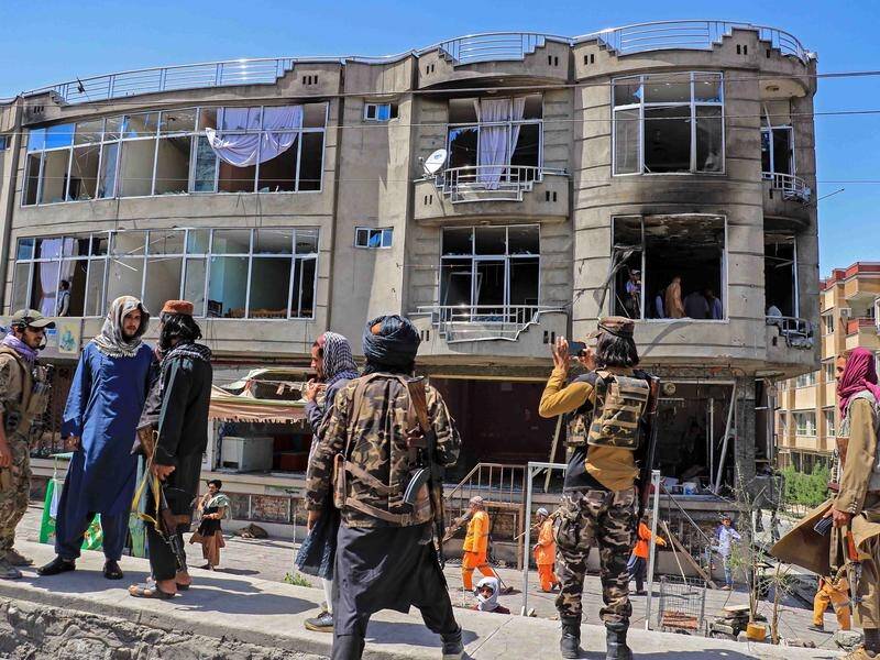 Afghan authorities say a Sikh worshipper and a Taliban fighter were killed in the attack.