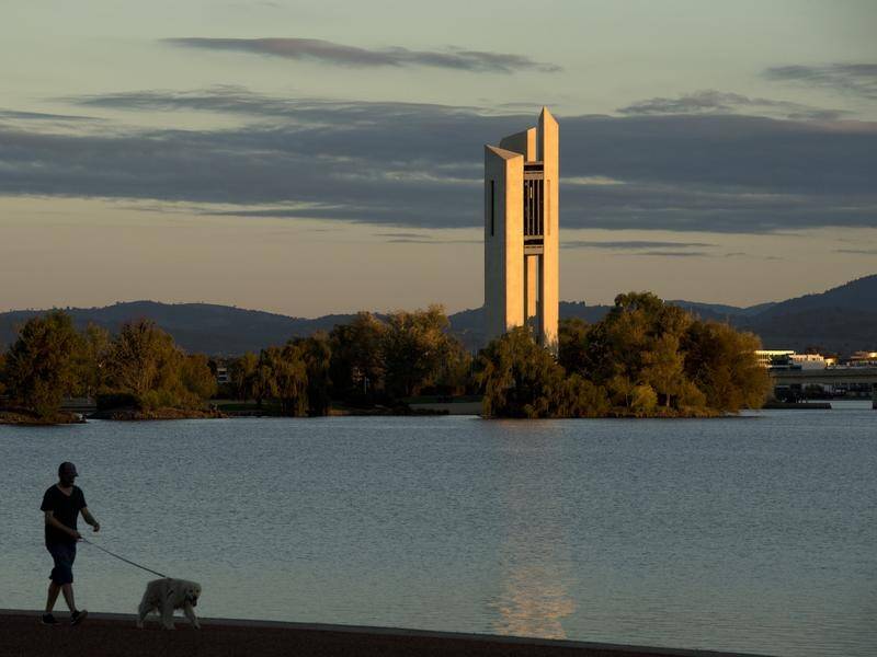 The federal government is satisfied Lake Burley Griffin meets heritage listing criteria.