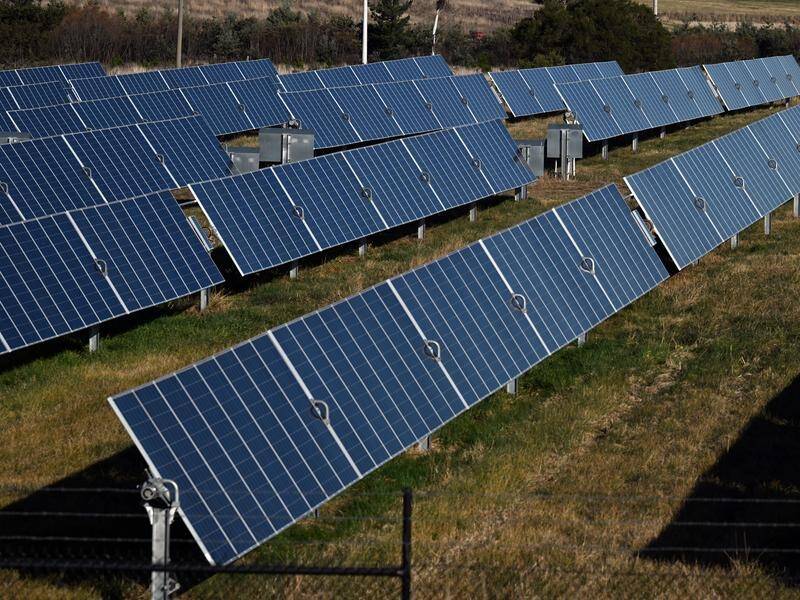An abundance of sun, wind, water and land will help Australia become a renewable energy powerhouse. (Mick Tsikas/AAP PHOTOS)