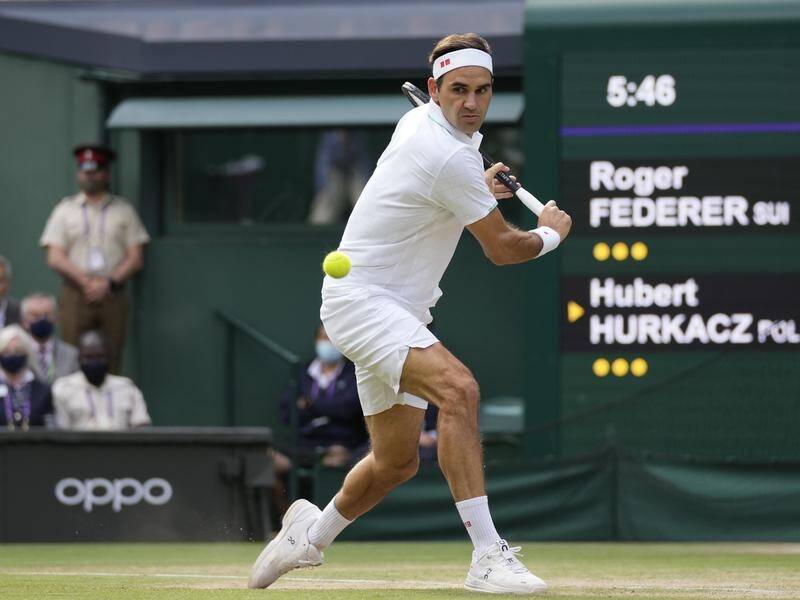 Roger Federer says he is "feeling strong" as he recovers from his latest knee operation.
