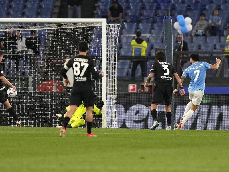 Lazio's Felipe Anderson (right) scores his side's third goal in their Serie A win over Salernitana. (AP PHOTO)