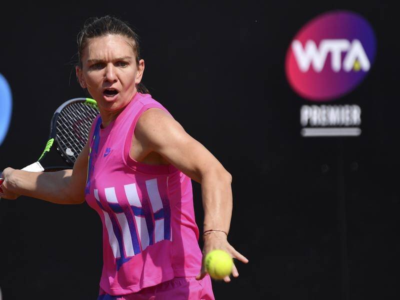 Simona Halep has booked her place in the third round of the Italian Open.