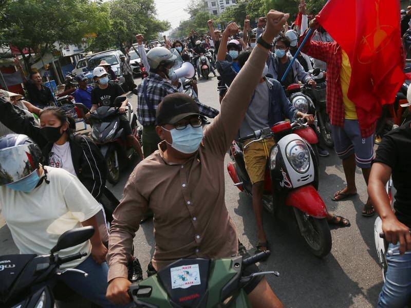 Anti-military coup protests are continuing in Mandalay and other cities in Myanmar.