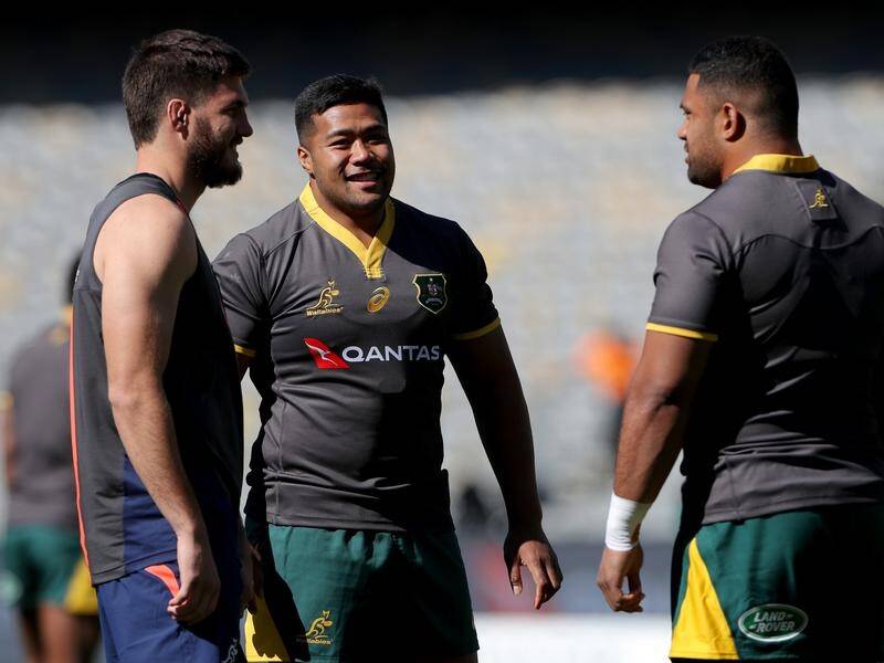 Wallabies hooker Folau Fainga'a (centre) has re-signed with Rugby Australia to the end of 2022.