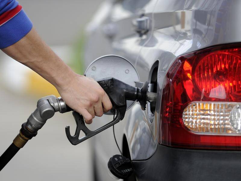Vehicles that use 3.5 litres of fuel for every 100km will be eligible for a higher tax threshold. (Julian Smith/AAP PHOTOS)