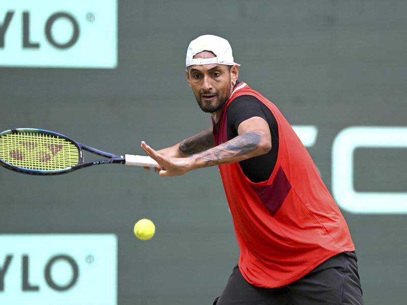 Injured Nick Kyrgios has pulled out of the Mallorca Championship to avoid risks before Wimbledon.